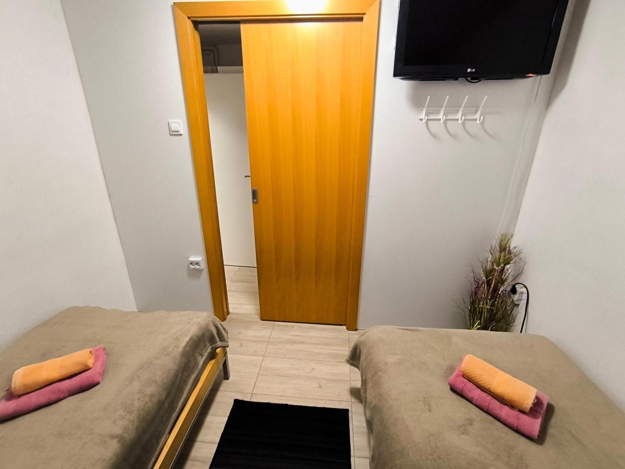 Jo-Ma Apartma - Safe Parking Ljubljana Exteriör bild