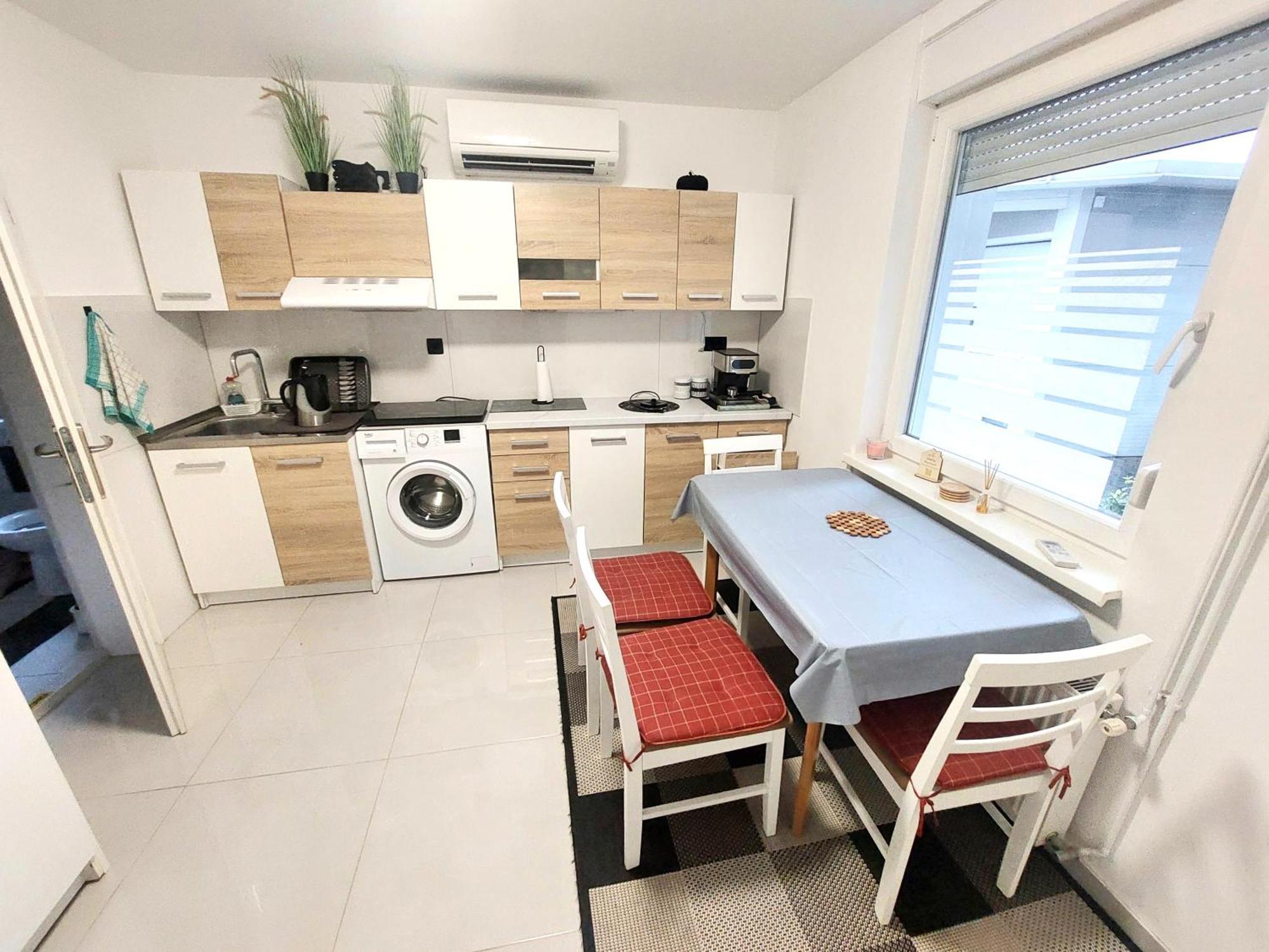 Jo-Ma Apartma - Safe Parking Ljubljana Exteriör bild